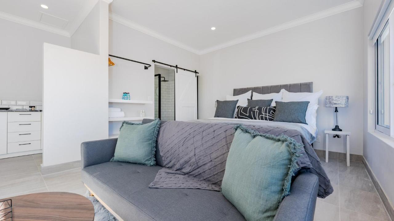 34.4 Degrees South Studio Apartment アグラス エクステリア 写真