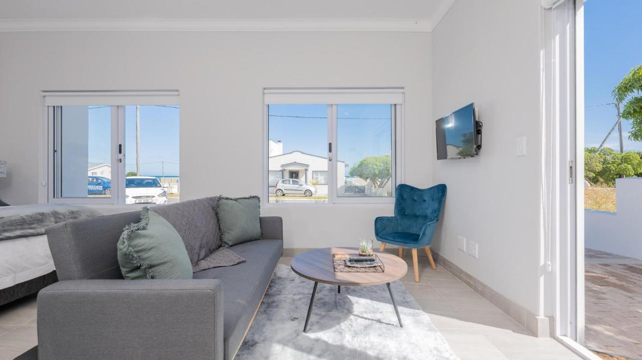 34.4 Degrees South Studio Apartment アグラス エクステリア 写真